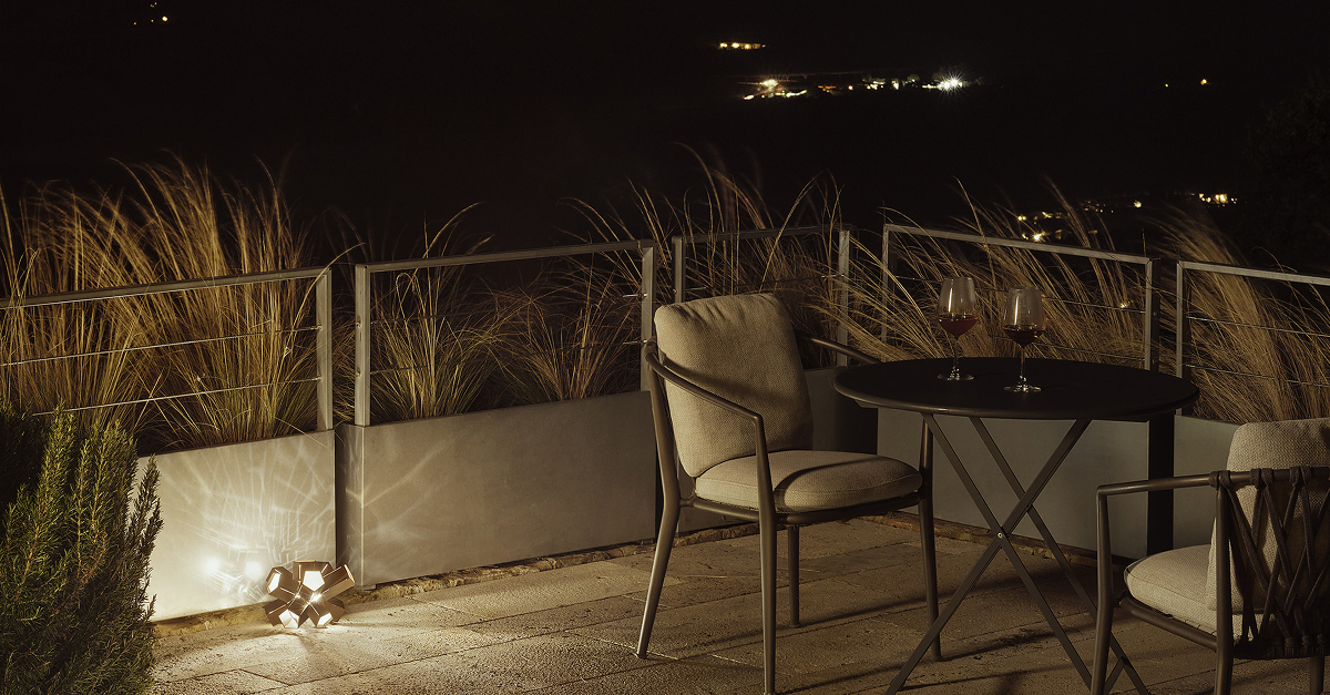 Simple ideas  and expert tips  for balconies  and terraces